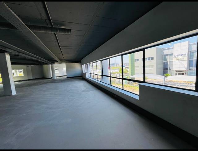 730M² OFFICE TO LET IN VORNA VALLEY